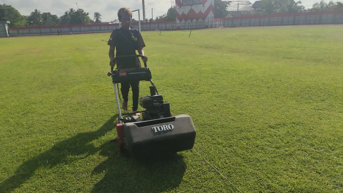 Perawatan Rumput Stadion Serasan, Musi Banyuasin